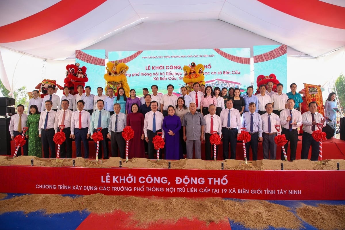 Tây Ninh chính thức khởi công 19 trường nội trú liên cấp tại các xã biên giới. Ảnh: T.T.
