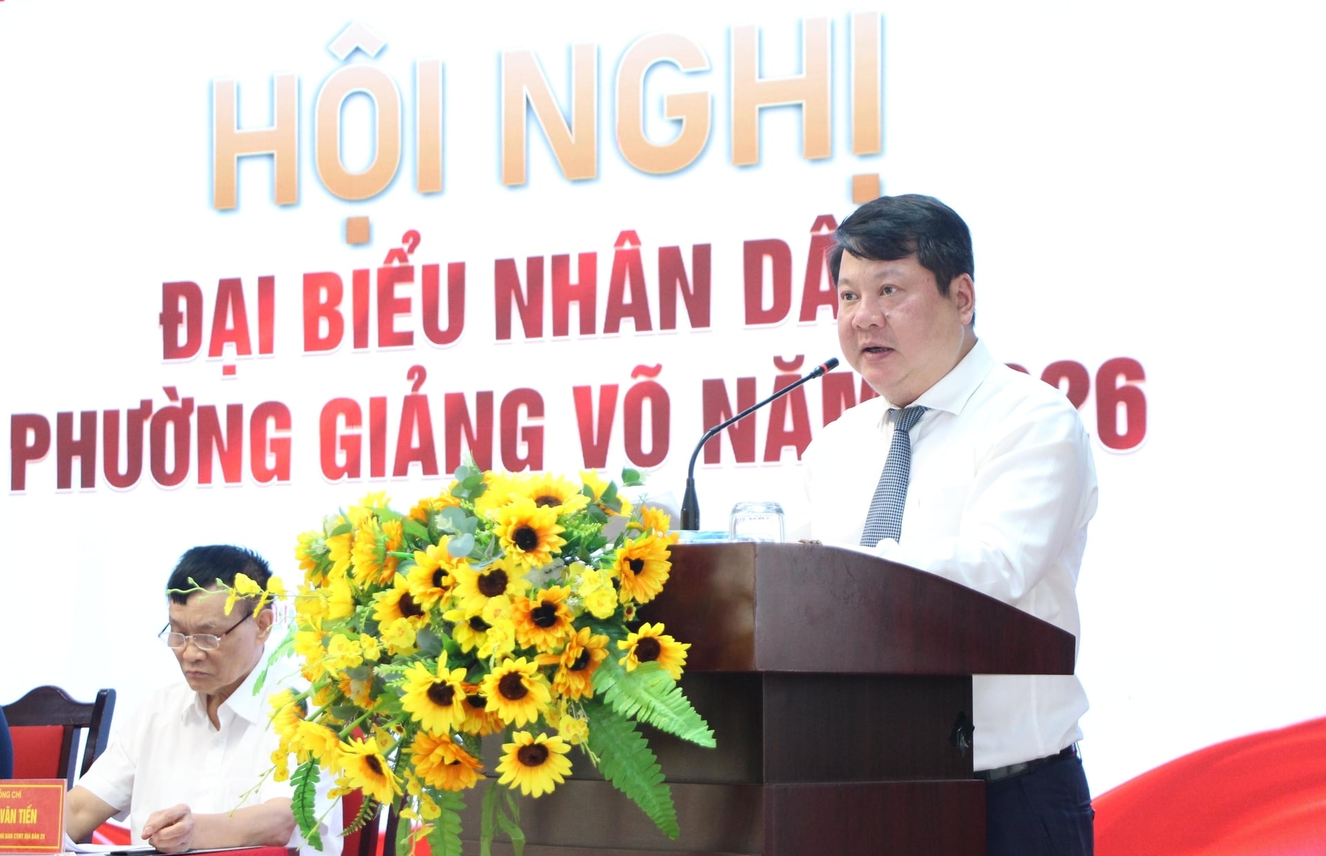 Bí thư Đảng ủy, Chủ tịch HĐND phường Giảng Võ Tống Học Nghĩa phát biểu tại hội nghị. Ảnh: Thành Tiến.