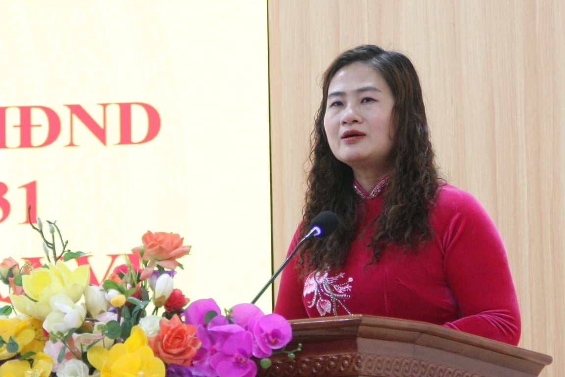 Theo Chủ tịch UBND phường Tương Mai Đào Thị Thu Hằng, không khí ngày bầu cử lan tỏa rộng khắp các khu dân cư, trở thành đợt sinh hoạt chính trị sâu rộng trong đời sống cộng đồng. Ảnh: Mai Đan.