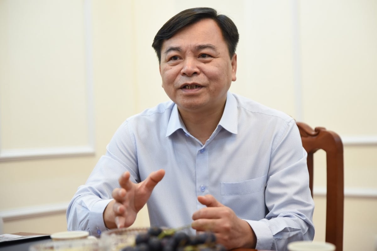 Deputy Minister Nguyen Hoang Hiep shares strategic solutions to ensure national water security. Photo: Tung Dinh.