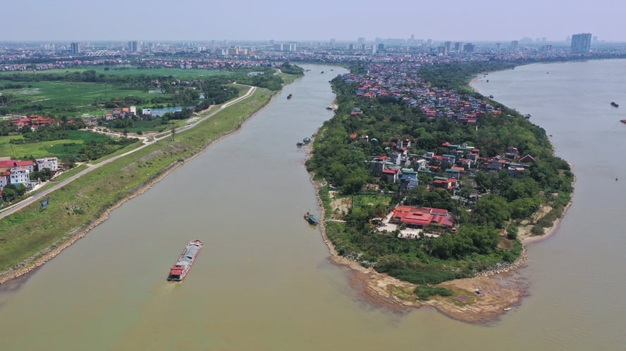 Urbanization, industrialization, and agricultural development have increased wastewater volumes. Photo: HNM.