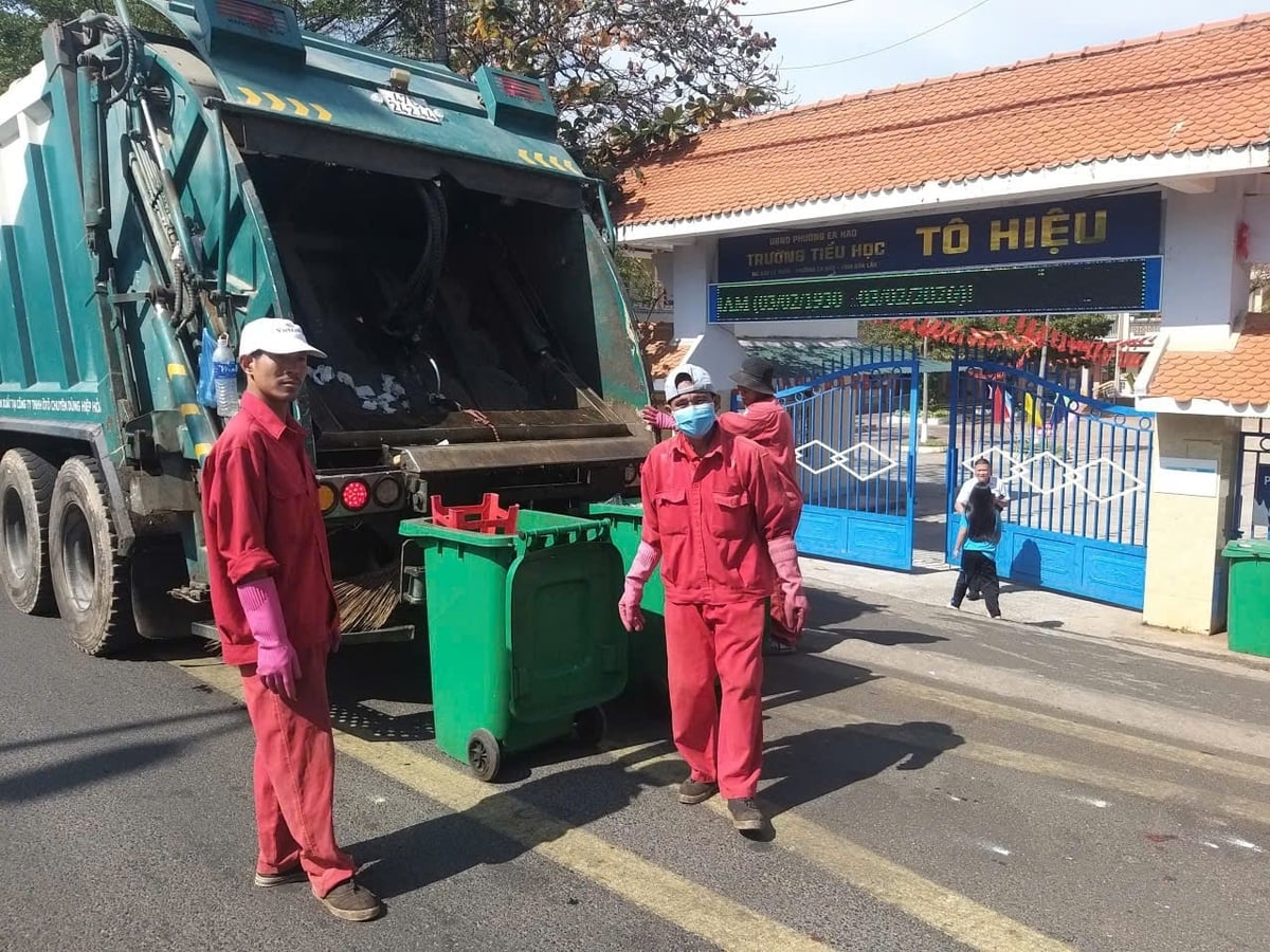 Dak Lak aims for the urban solid waste collection rate to reach 98% by 2030. Photo: Tran Tho.