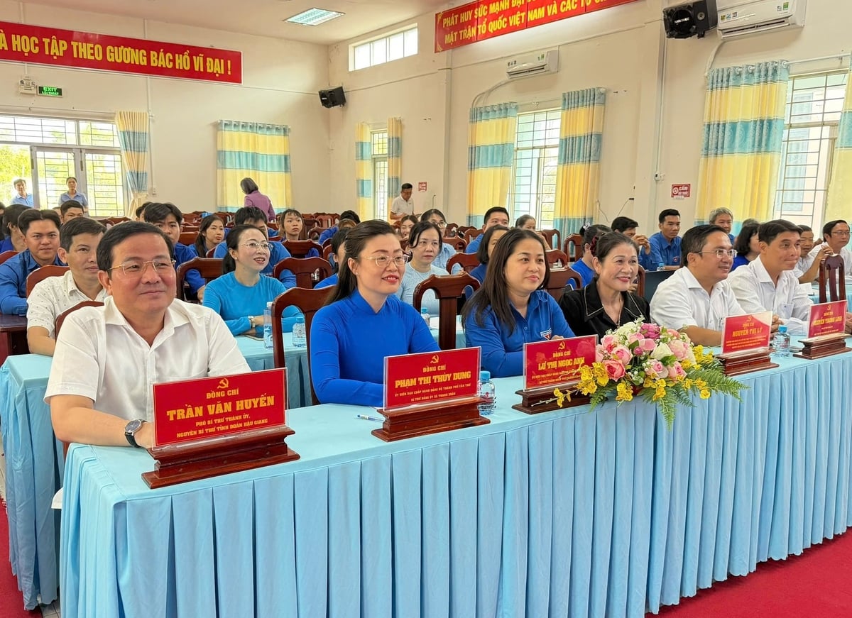 Các đại biểu tham dự buổi họp mặt kỷ niệm 95 năm Ngày thành lập Đoàn TNCS Hồ Chí Minh tại xã Thạnh Xuân, TP Cần Thơ. Ảnh: Văn Vũ.