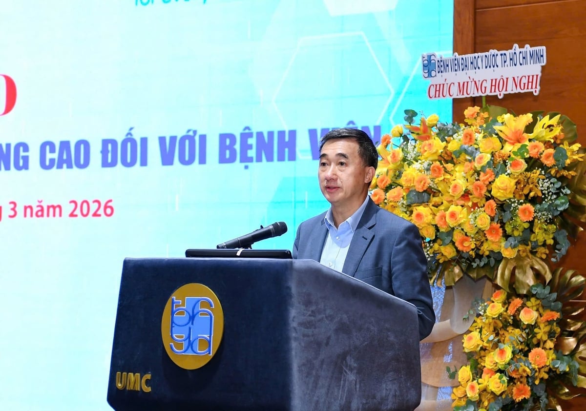 GS.TS Trần Văn Thuấn, Thứ trưởng Bộ Y tế, chủ trì Hội thảo góp ý Dự thảo Bộ Tiêu chuẩn chất lượng bệnh viện nâng cao lần thứ nhất, ngày 27/3 tại TP.Hồ Chí Minh. Ảnh: BTC Hội thảo.