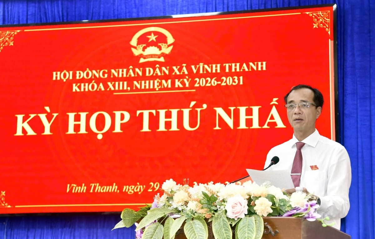Ông Ngô Nguyên Phong, Bí thư Đảng ủy xã Vĩnh Thanh, được bầu giữ chức Chủ tịch HĐND xã. Ảnh: Trọng Linh.