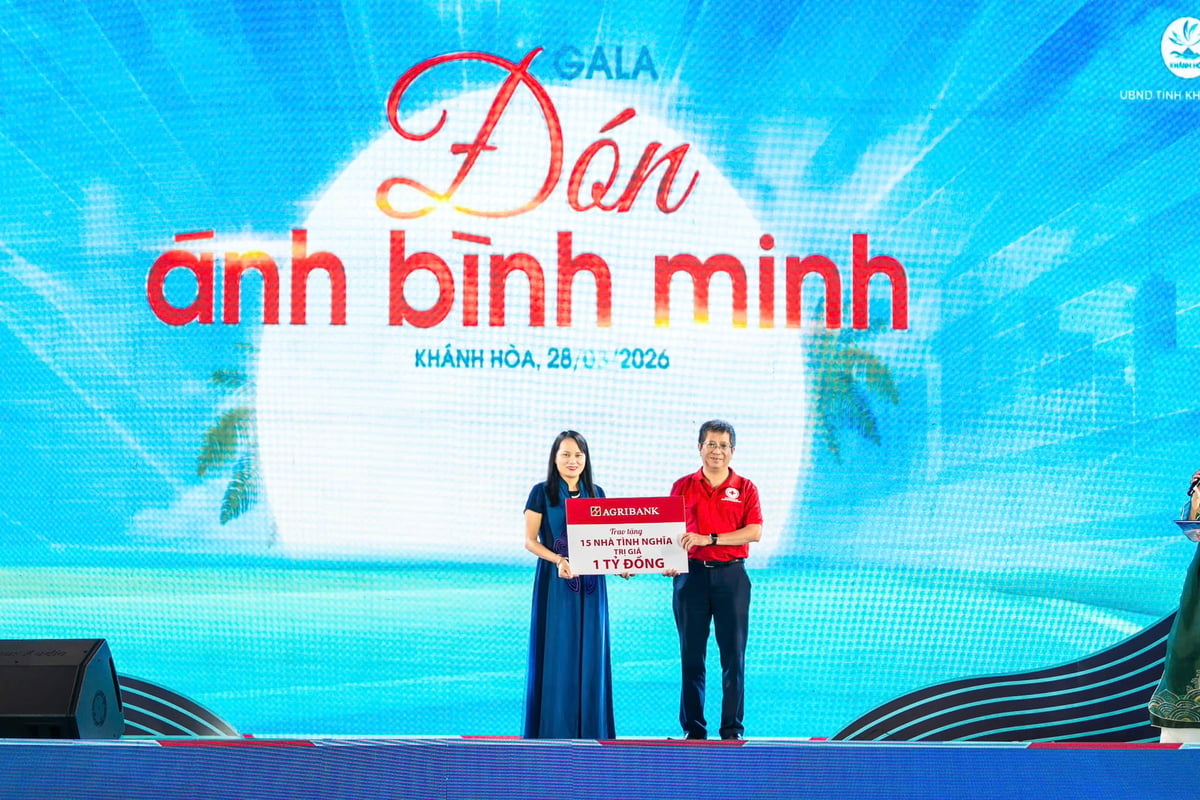 Trong khuôn khổ Giải vô địch quốc gia Marathon - Báo Tiền Phong lần thứ 67, Agribank hỗ trợ xây dựng 15 căn nhà tình nghĩa với tổng kinh phí 1 tỷ đồng cho các hộ gia đình có hoàn cảnh khó khăn trên địa bàn tỉnh Khánh Hòa. Ảnh: Phương Nga.