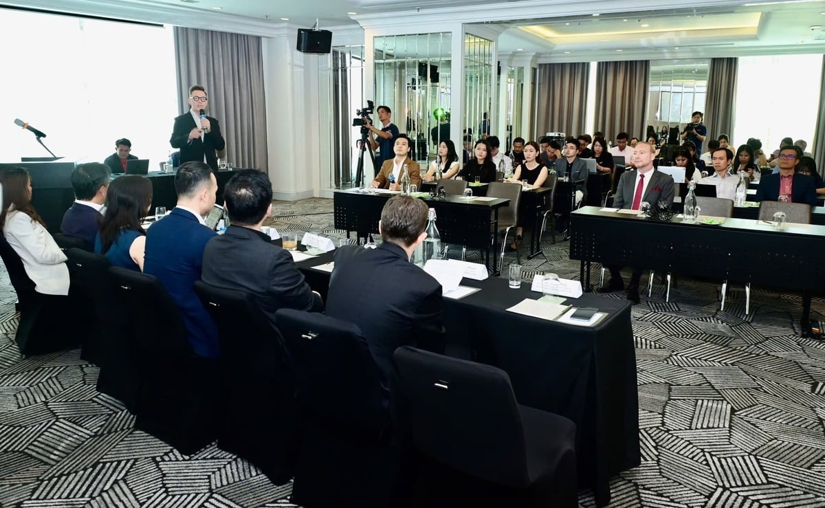 Ban tổ chức thông tin về Giải thưởng Bất động sản Việt Nam PropertyGuru lần thứ 12. Ảnh: Thục Vy.