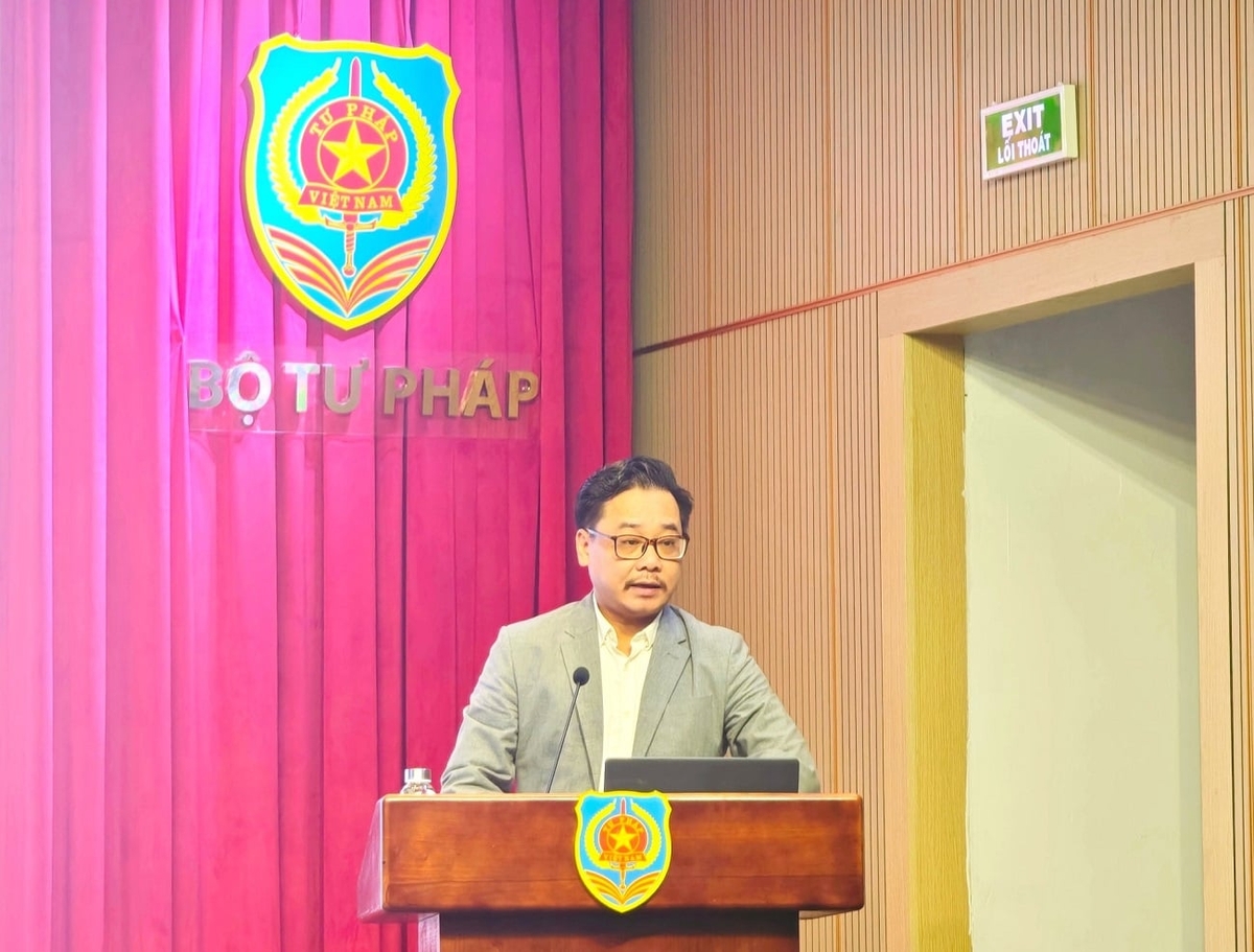 Phó Giám đốc Sở Tài chính Hà Nội Lê Trung Hiếu phát biểu tại Hội thảo. Ảnh: Nguyễn Thành.