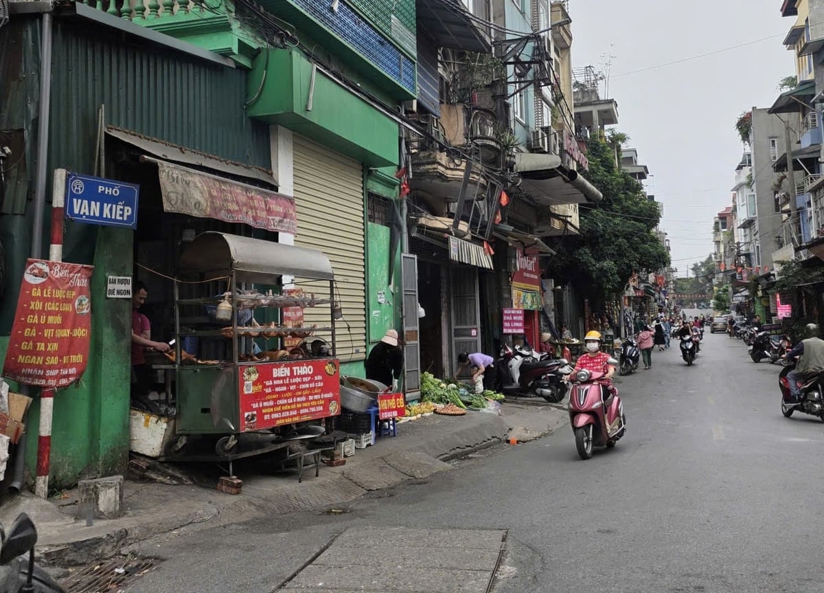Các hộ dân phường Hồng Hà, vùng ảnh hưởng của dự án xây dựng cầu Trần Hưng Đạo đồng thuận, ủng hộ chủ trương của Nhà nước. Ảnh: Xuân Vũ.