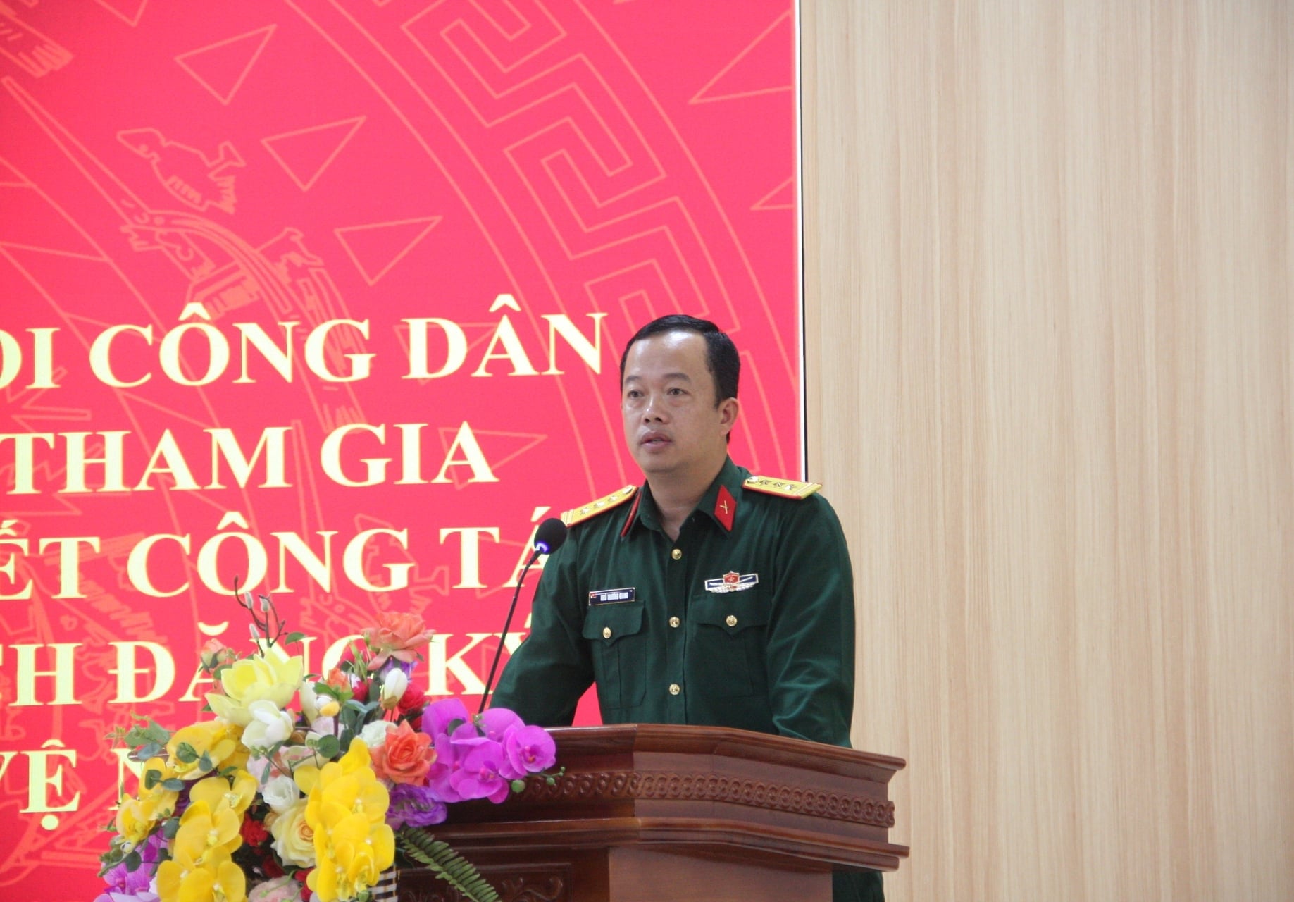 Thượng tá Ngô Trường Giang, Chỉ huy trưởng Ban Chỉ huy Quân sự phường cho biết công tác tuyển chọn năm 2026 được triển khai chặt chẽ. Ảnh: Mai Đan.