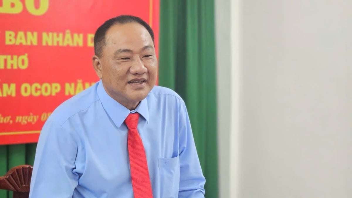 Ông Nguyễn Thành Hữu, Chánh Văn phòng Điều phối Chương trình mục tiêu quốc gia TP. Cần Thơ, nhấn mạnh cần nâng cao chất lượng, hoàn thiện bao bì, phát triển vùng nguyên liệu và tăng cường liên kết để phát triển sản phẩm OCOP bền vững. Ảnh: Văn Vũ.