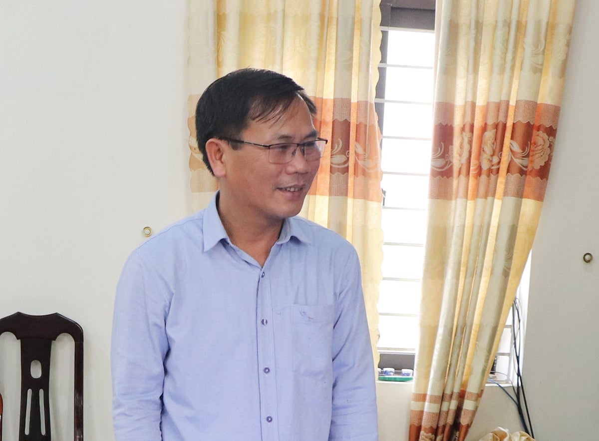 Đồng chí Vi Ngọc Văn - Chủ tịch Ủy ban MTTQ phường Phượng Sơn báo cáo tại hội nghị. Ảnh: Xã Phượng Sơn.