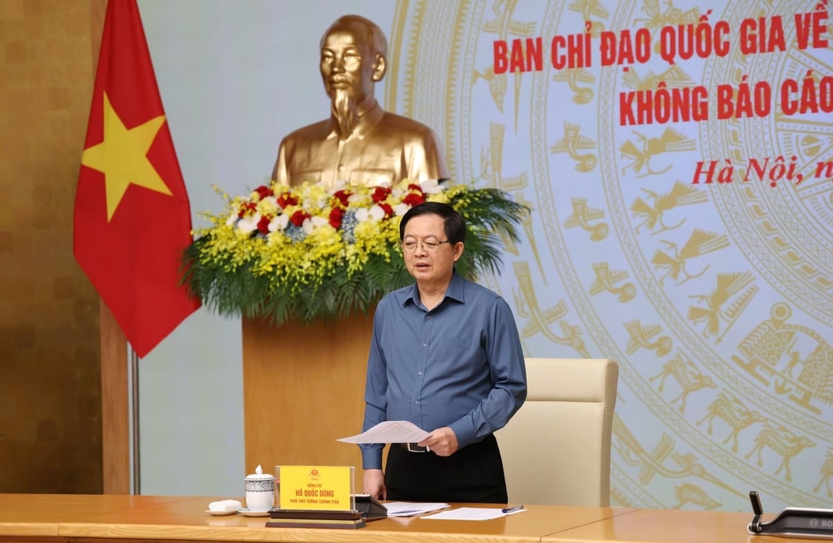 Phó Thủ tướng yêu cầu rà soát toàn diện hệ thống pháp luật, quy trình quản lý liên quan đến khai thác thủy sản, xử lý ngay những điểm còn sơ hở, bất cập. Ảnh: VGP.