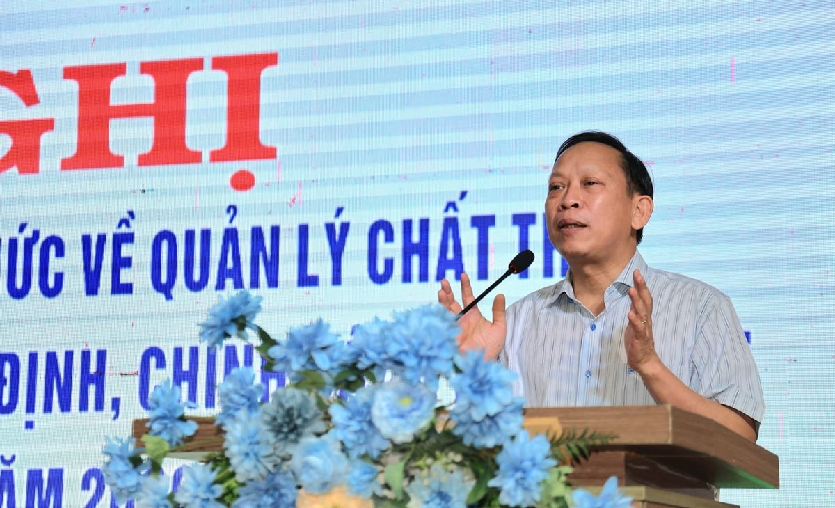 Ông Nguyễn Đình Xuân, Phó Giám đốc Sở Nông nghiệp và Môi trường chia sẻ tại hội nghị. Ảnh: Trần Trung.