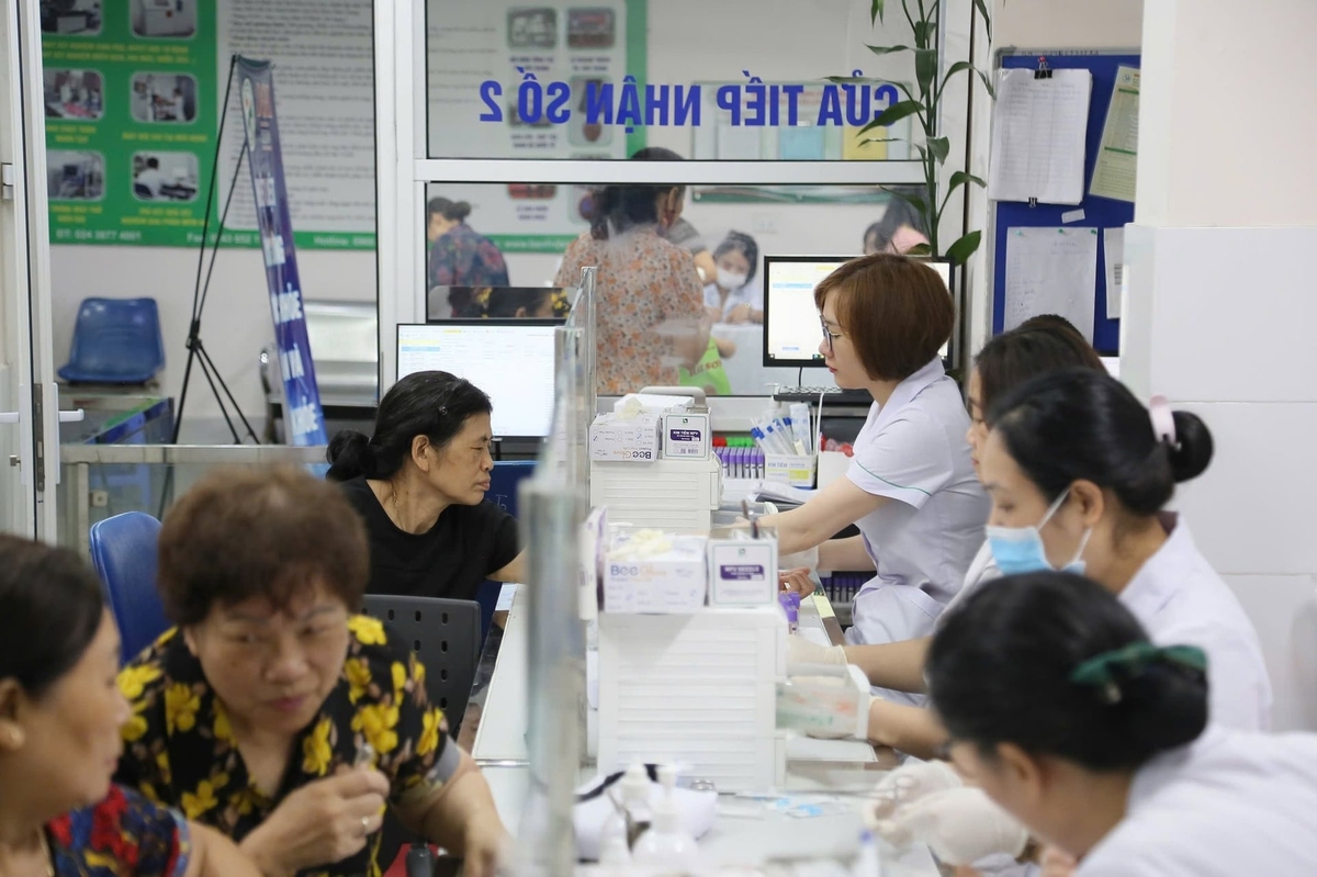 Hoạt động khảo sát, đánh giá sự hài lòng của người bệnh là thước đo hiệu quả hoạt động của mỗi đơn vị. Ảnh: Sở Y tế Hà Nội.