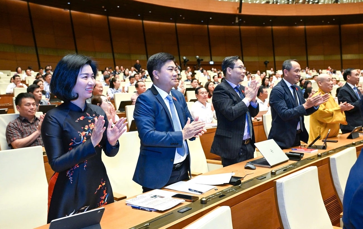 Các đại biểu Quốc hội đoàn Hà Nội tại phiên họp chiều 23/4. Ảnh: Duy Linh.