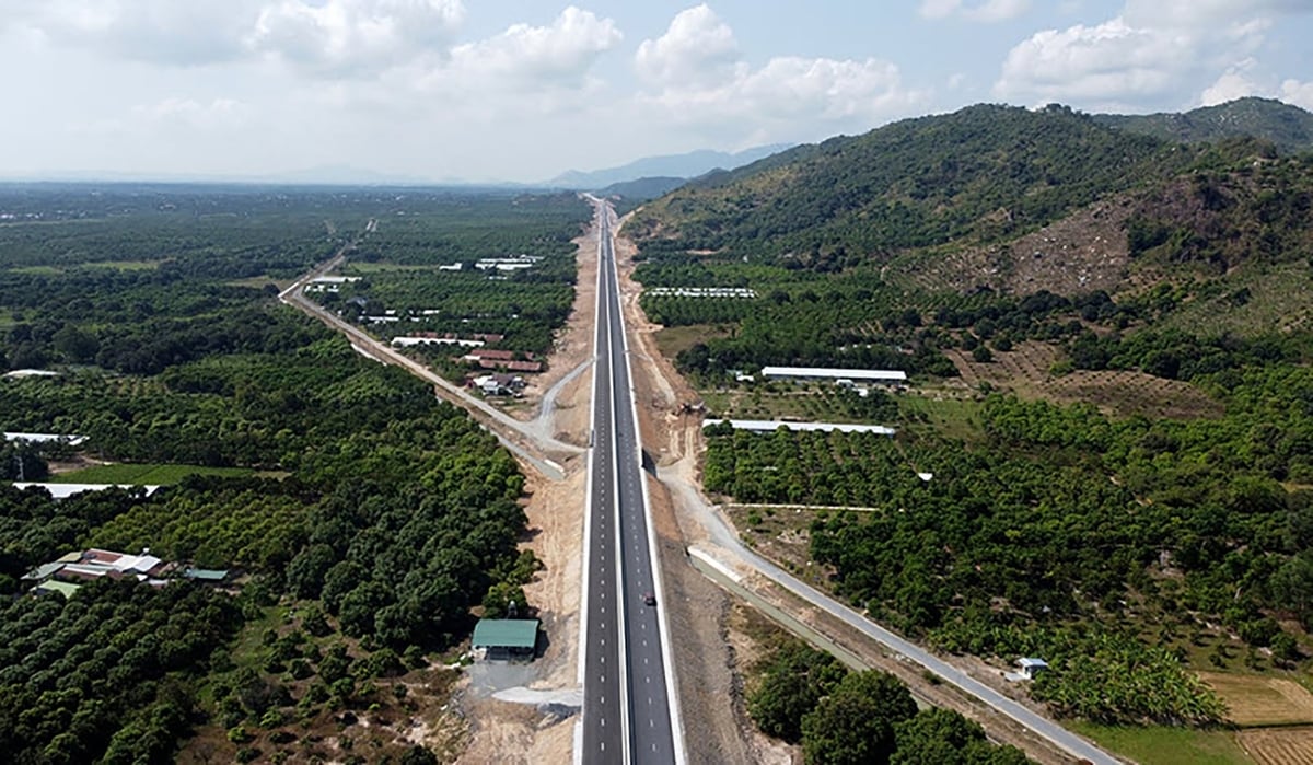 Hạ tầng đồng loạt tăng tốc, đưa Cam Ranh vào quỹ đạo tăng trưởng mới. Ảnh: KN Cam Ranh.