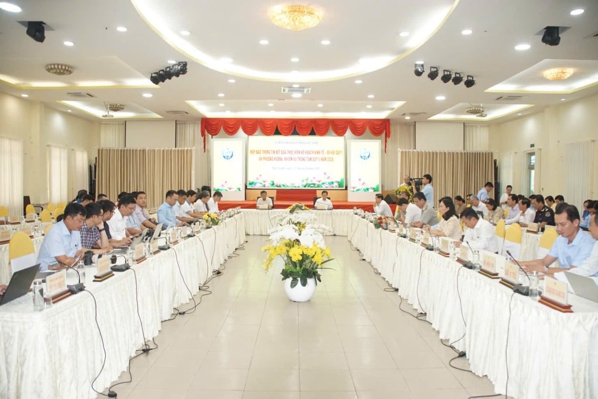 UBND tỉnh Tây Ninh tổ chức họp báo thông tin tình hình kinh tế - xã hội quý I/2026. Ảnh: Trần Trung.