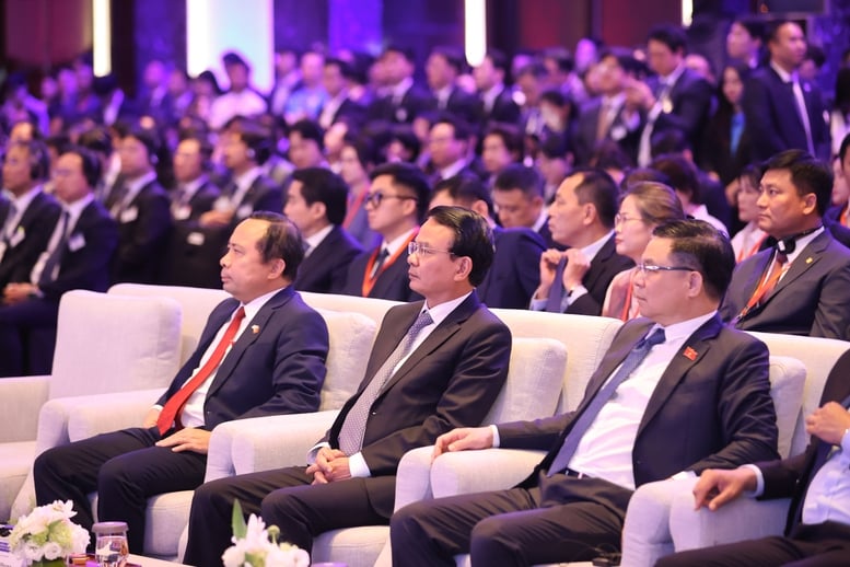 Lãnh đạo các bộ, ngành Việt Nam tham dự Diễn đàn. Ảnh: Nhật Bắc.