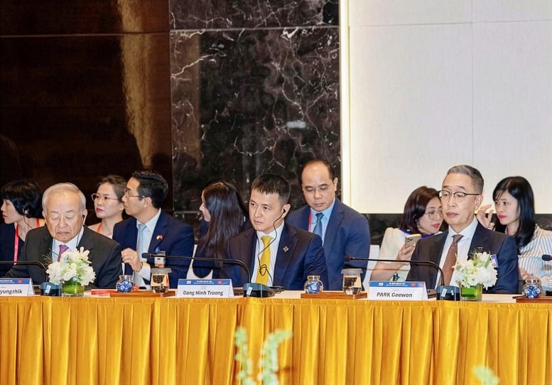 Chủ tịch Tập đoàn Sun Group, ông Đặng Minh Trường, đề xuất mở rộng hợp tác trong các lĩnh vực bán lẻ du lịch, khách sạn, giải trí, công nghiệp văn hóa và kết nối dòng vốn dài hạn. Ảnh: Nhật Bắc.