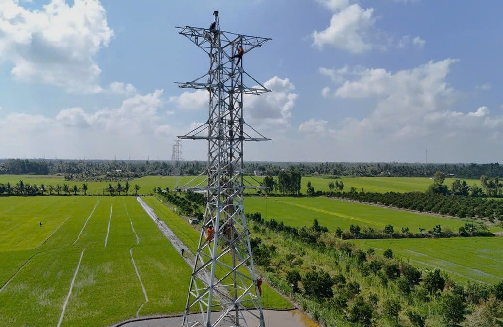 Đóng điện nghiệm thu giai đoạn 1 công trình Đường dây 110kV xuất tuyến trạm 220kV Vĩnh Long (transit vào đường dây 110kV Phước Hoà - Bình Minh) hoàn tất lúc 05h05 ngày 25/4/2026. Ảnh: EVNSPC.