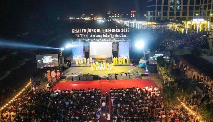 Đông đảo đại biểu tham dự lễ khai mạc. Ảnh: Hưng Phúc.
