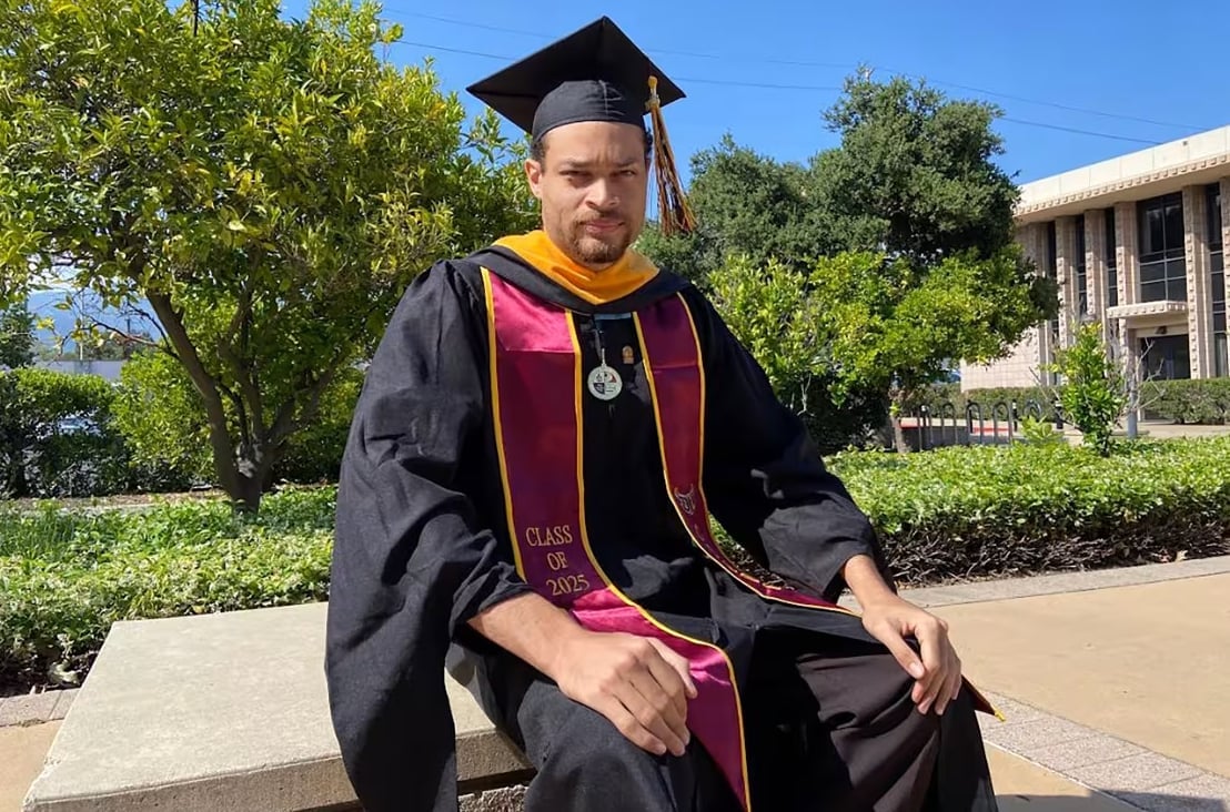Nghi phạm Cole Tomas Allen, 31 tuổi, đến từ California. Ảnh: LinkedIn. 