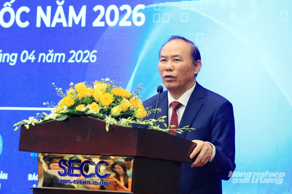 Deputy Minister Phung Duc Tien delivers the opening remarks at the conference. Photo: Nguyen Thuy.