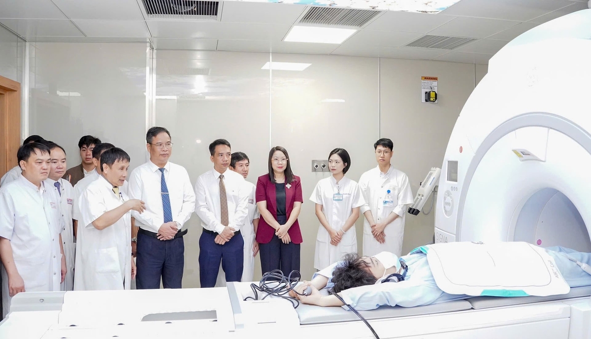 Với hệ thống phần mềm chẩn đoán hiện đại, tiên tiến hàng đầu tại Việt Nam, SIGNA Pioneer 3.0 Tesla mở rộng khả năng khảo sát chuyên sâu trong nhiều lĩnh vực lâm sàng... Ảnh: V.D.
