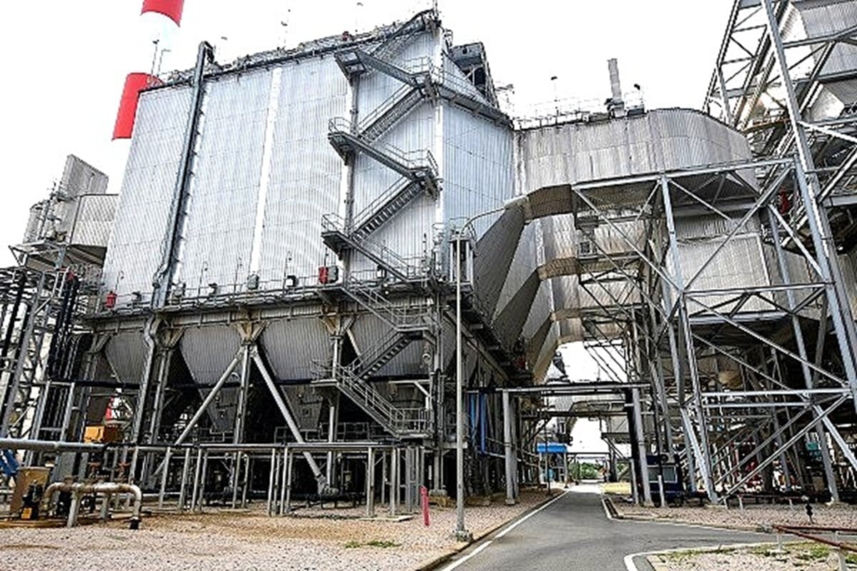 Hệ thống lọc bụi tĩnh điện (ESP) hiện đại tại Nhà máy Nhiệt điện Vĩnh Tân 4, đảm bảo dòng khí thải đạt tiêu chuẩn cho phép trước khi ra môi trường. Ảnh: Vĩnh Tân 4.