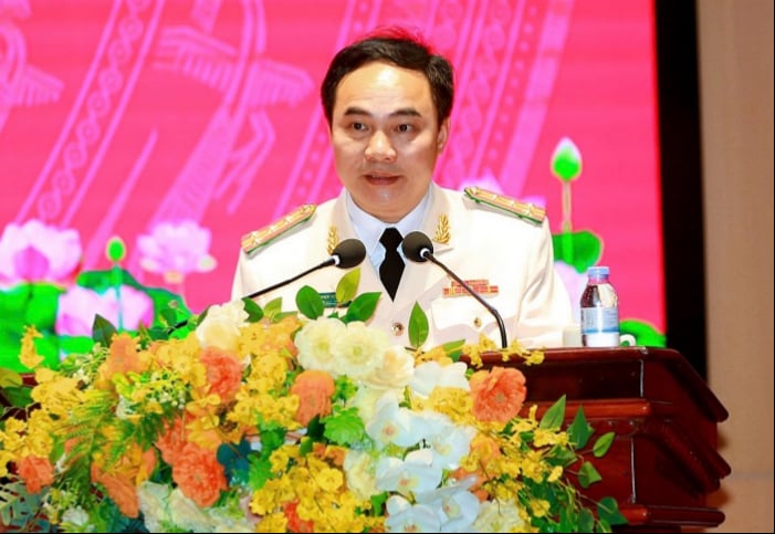Tân Phó Giám đốc Công an tỉnh Nghệ An phát biểu nhận nhiệm vụ. Ảnh: CANA.