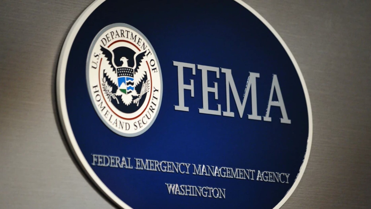FEMA đang tái tuyển dụng hơn 100 nhân viên ứng phó thảm họa từng bị sa thải để chuẩn bị cho mùa bão 2026. Ảnh: WAFB.