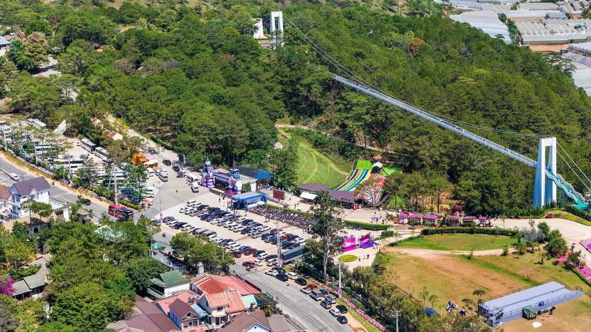Khu du lịch Thung lũng Tình yêu (Đà Lạt) làm mới sản phẩm bằng mô hình 'một điểm đến – đa trải nghiệm', góp phần tăng sức hút du lịch cao nguyên dịp lễ. Ảnh: P.H.