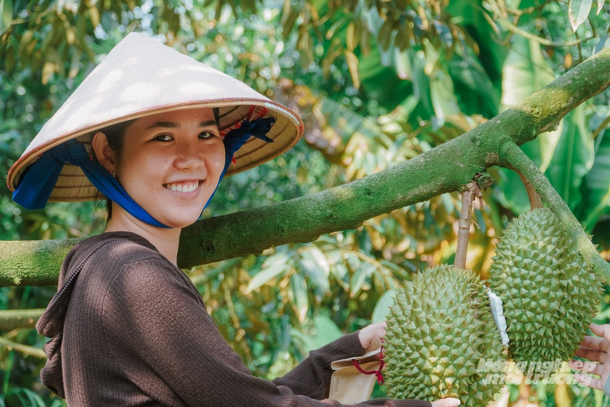 She is currently managing all operations at Muong Dinh Homestay. Photo: Kim Anh.
