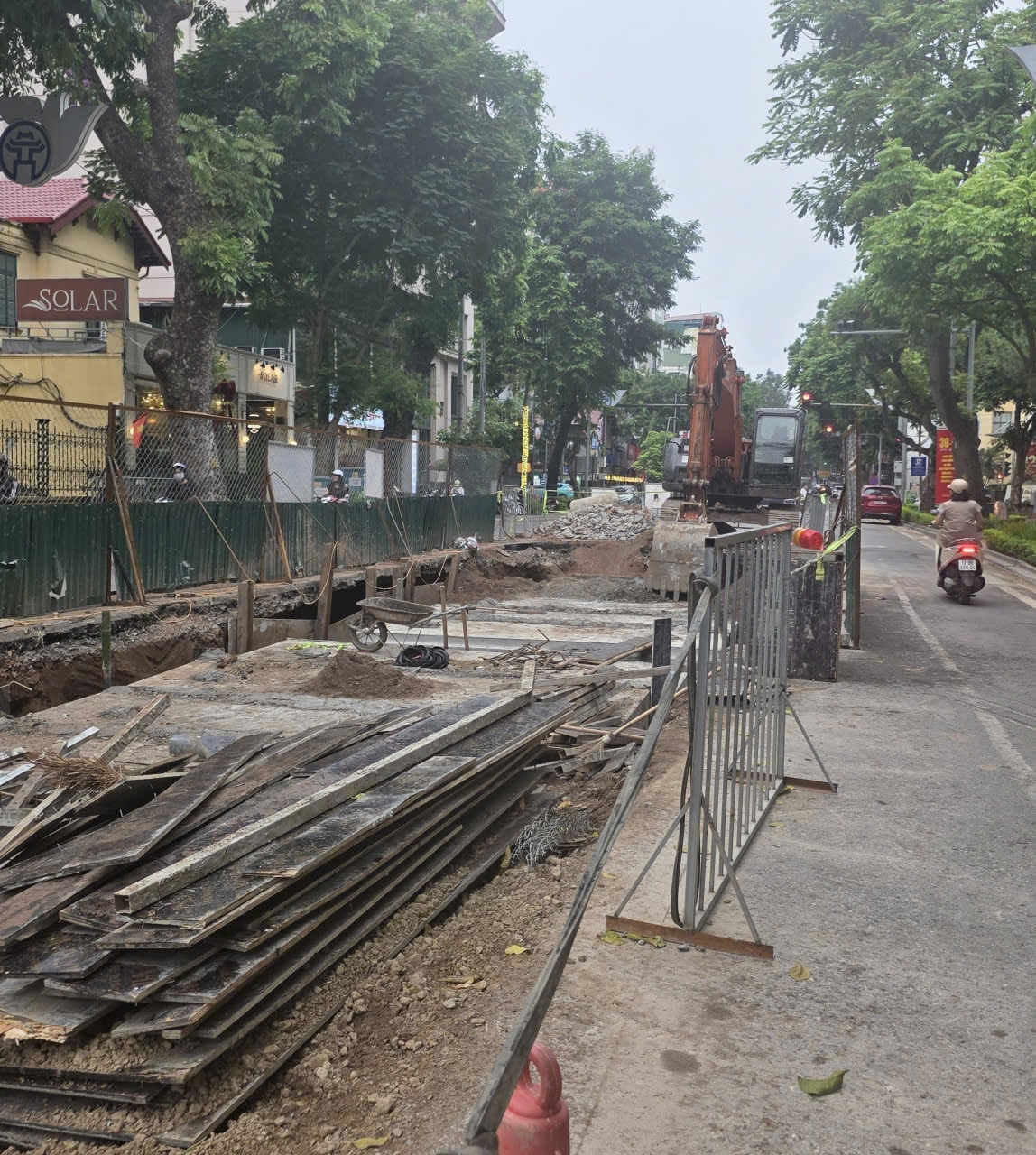 Hà Nội khẩn trương đẩy nhanh tiến độ hoàn thành các dự án chống ngập lụt trước  mùa mưa bão. Ảnh: Xuân Vũ.