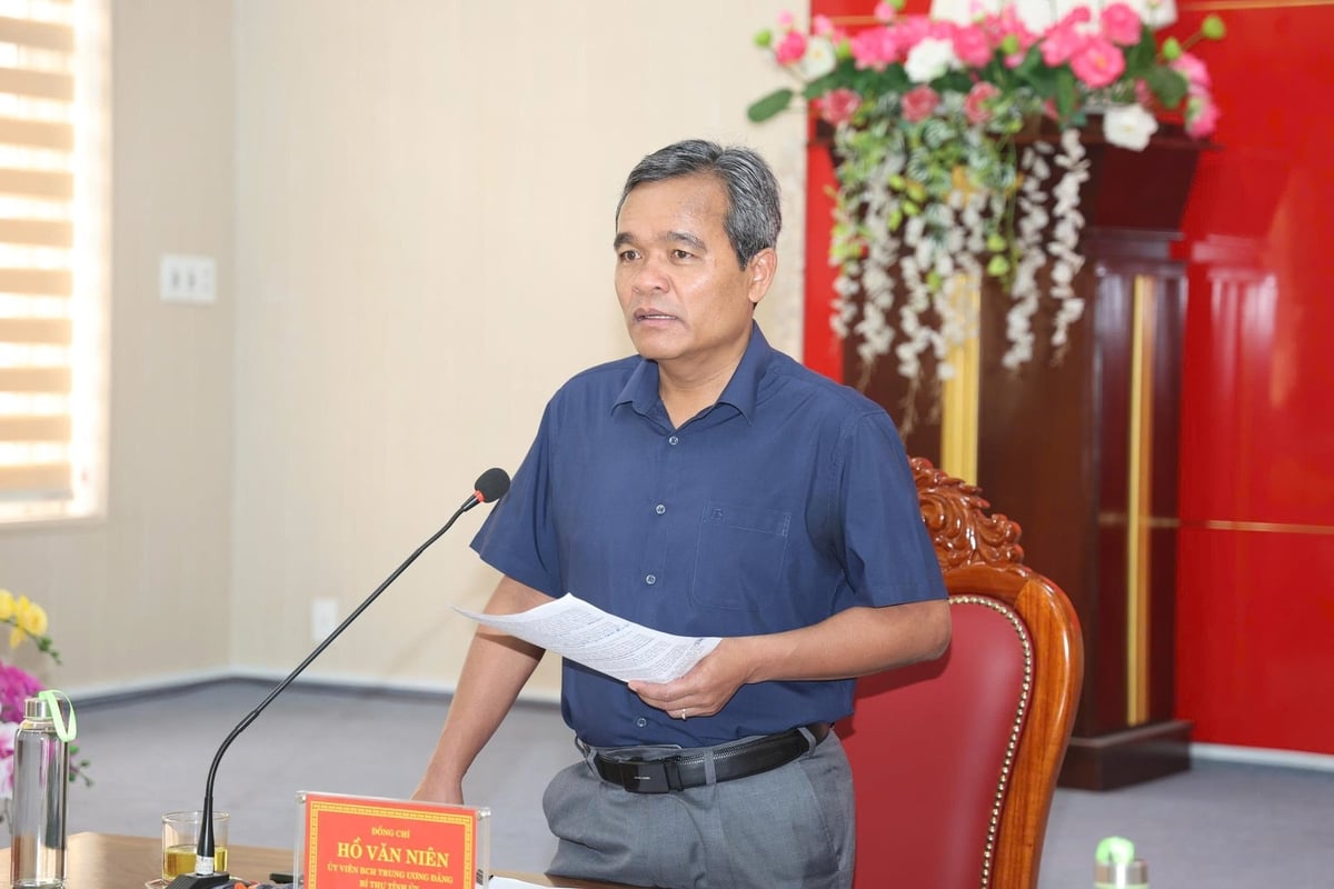 Ông Hồ Văn Niên, Bí thư Tỉnh ủy Quảng Ngãi đề nghị Sở Nông nghiệp và Môi trường tỉnh cần tập trung tháo gỡ các điểm nghẽn để tạo được bước đột phá trong thời gian tới. Ảnh: L.K.