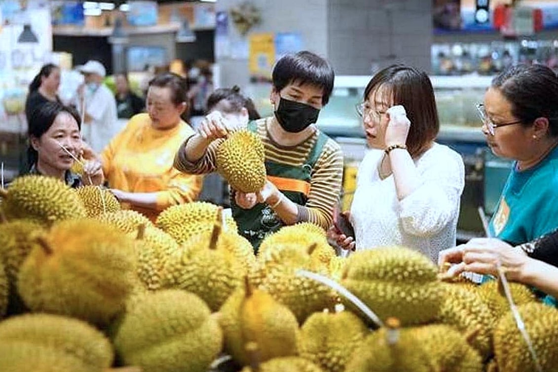 Giá sầu riêng tại các siêu thị Trung Quốc liên tục giảm thời gian qua. Ảnh: Asia Fruit.