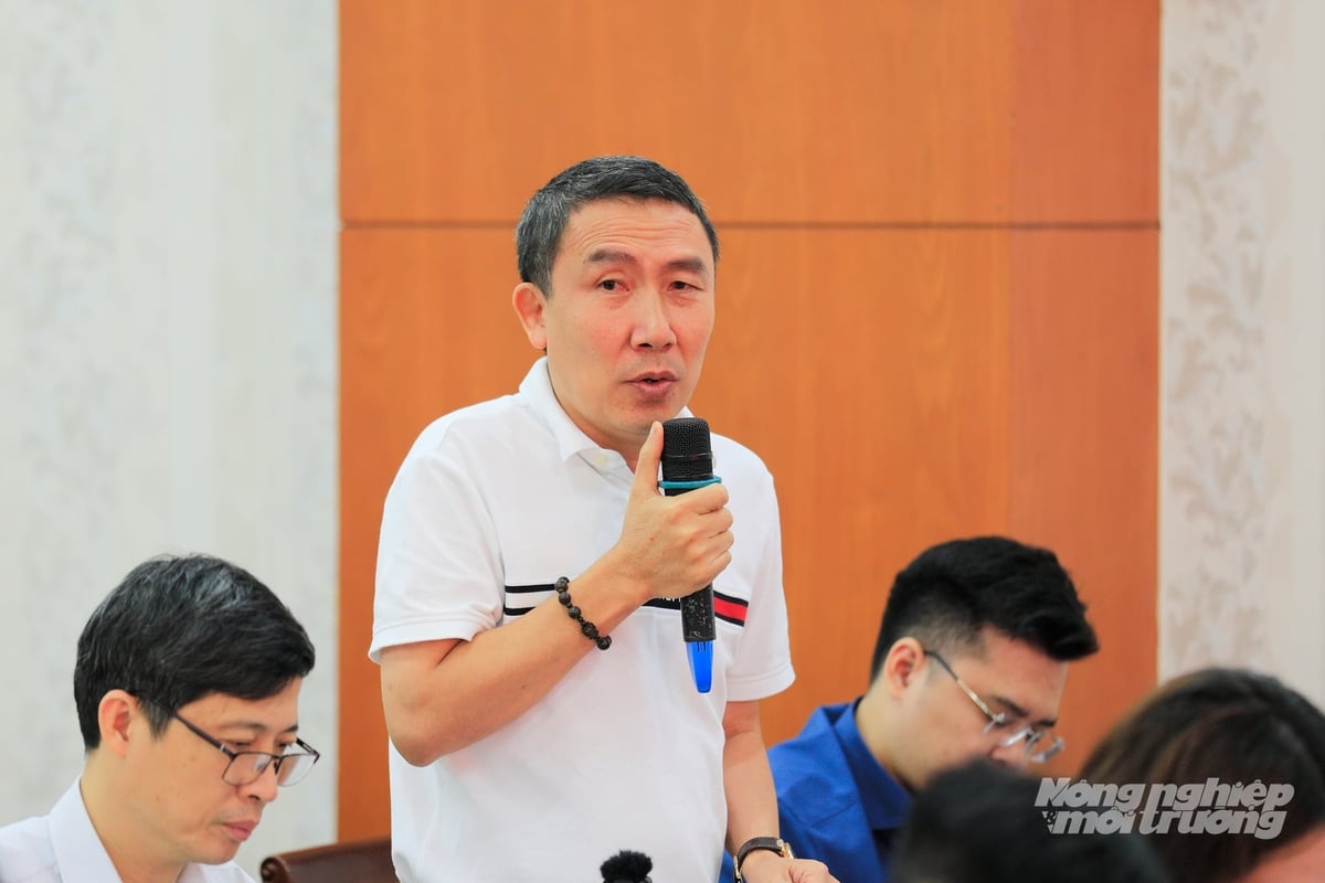 Ông Mai Văn Hoàng, Chủ tịch Hiệp hội Tôm Việt Nam chia sẻ tại hội nghị. Ảnh: Nguyễn Thủy.