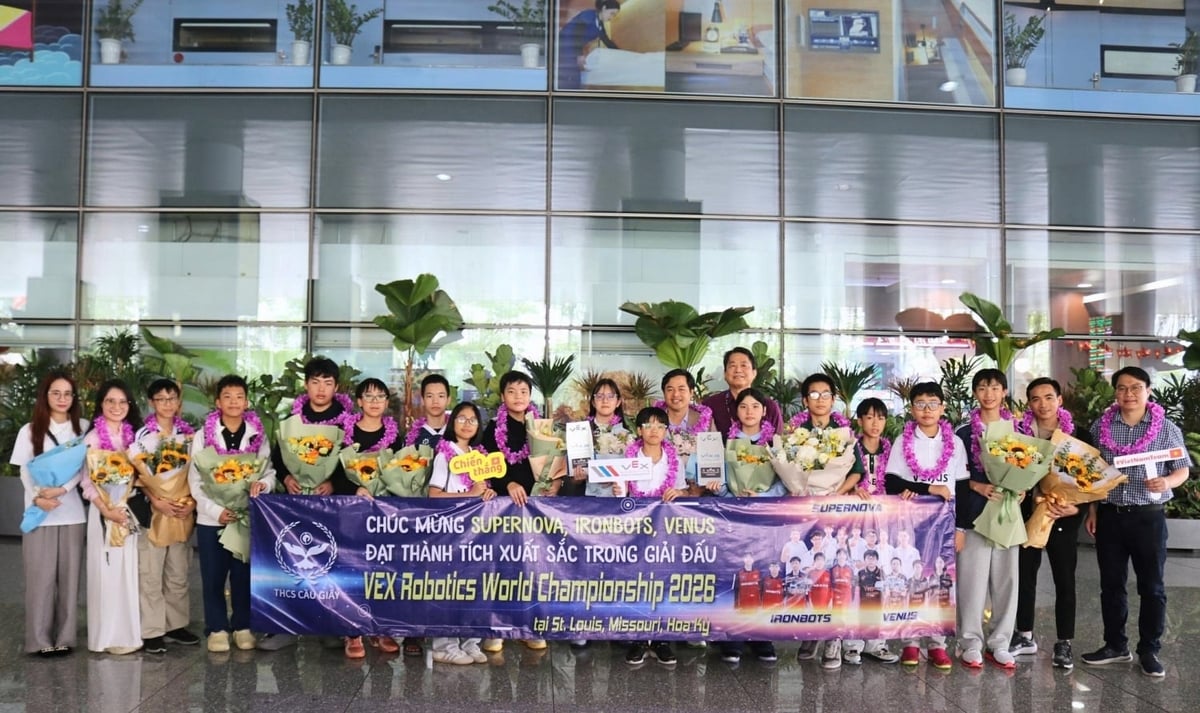 Đội tuyển Robotics Trường THCS Cầu Giấy tham gia cuộc thi VEX Robotics World Championship 2026 tại Mỹ. Ảnh: Petrovietnam.