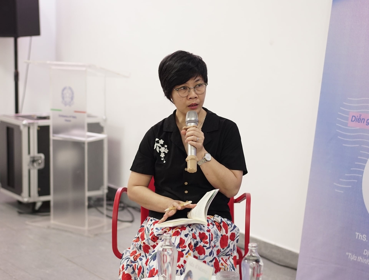 Thạc sĩ Bùi Thị Thái Dương chia sẻ tại tọa đàm. Ảnh: BTC.