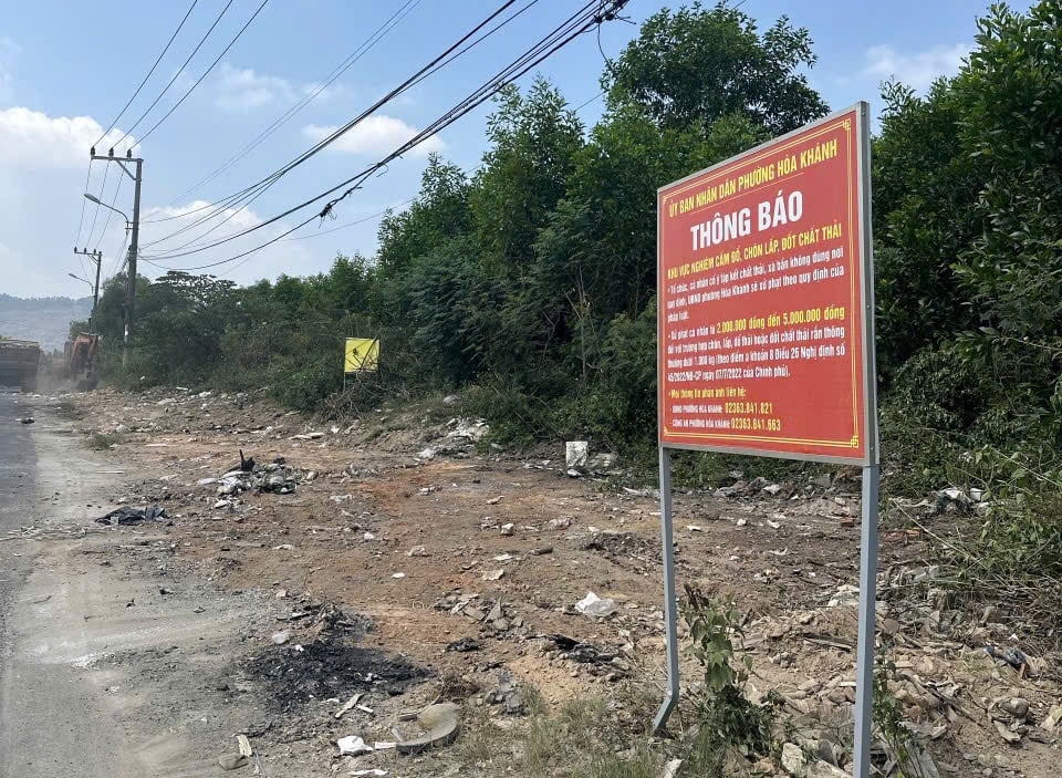 Điểm tập kết rác trên tuyến đường Nam Cao nối dài cơ bản đã được vệ sinh sạch sẽ. Ảnh: L.Q.