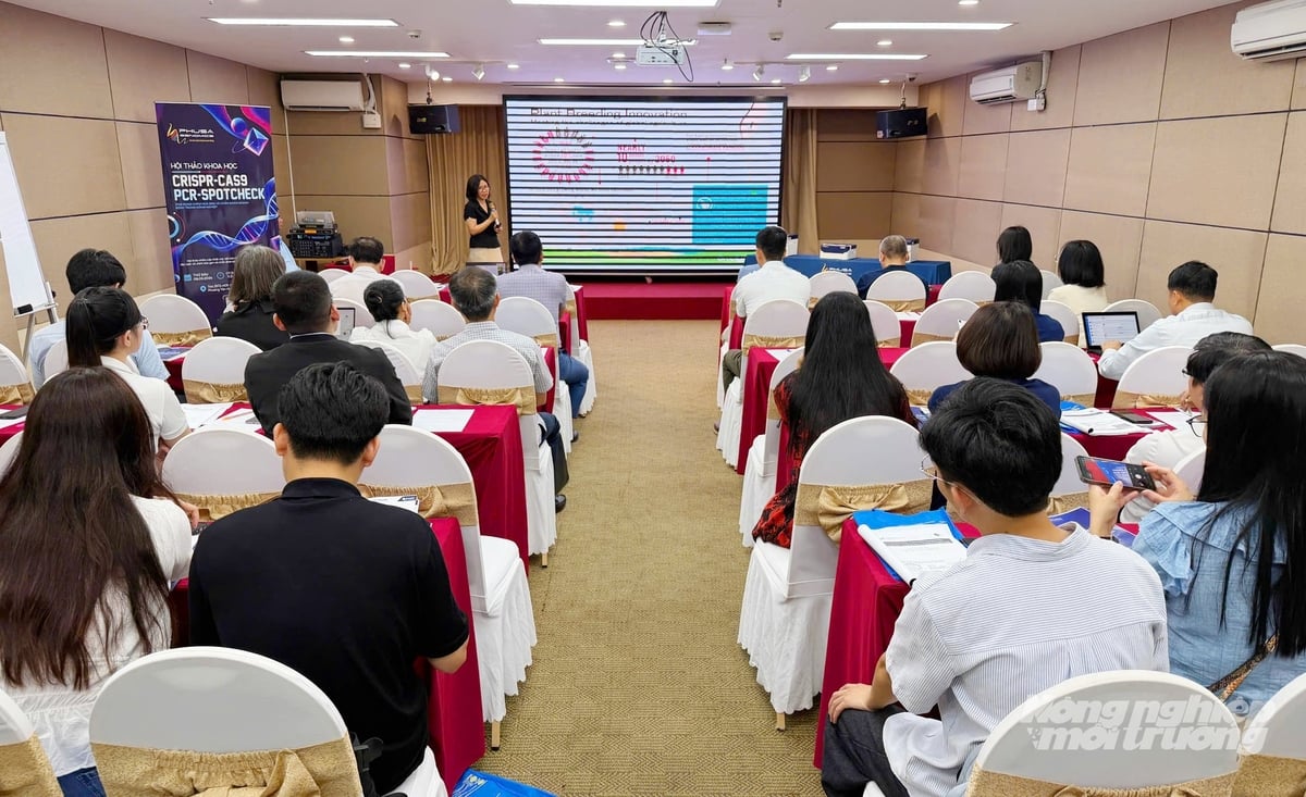Hội thảo 'CRISPR-Cas9 & PCR-SPOTCHECK: Ứng dụng chỉnh sửa gen và chẩn đoán nhanh bệnh trong nông nghiệp' thu hút đông đảo chuyên gia, nhà khoa học và doanh nghiệp lĩnh vực nông nghiệp công nghệ cao tham dự tại Hà Nội. Ảnh: Lê Hoàng Vũ.