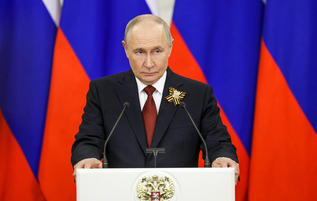 Tổng thống Nga Vladimir Putin phát biểu tại cuộc họp báo hôm 9/5. Ảnh: TASS.