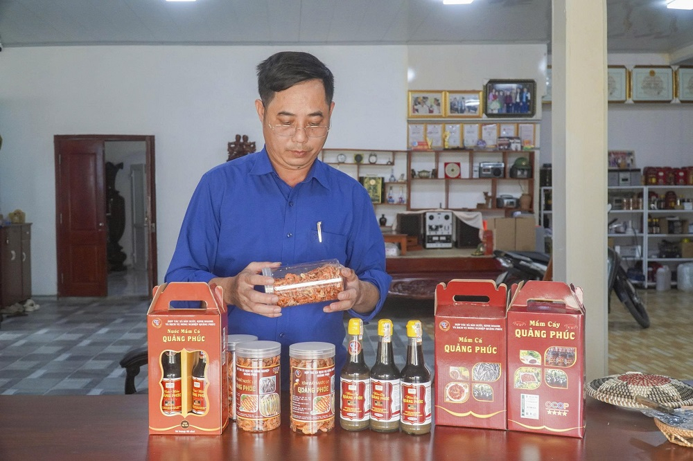 Mắm cáy trở thành sản phẩm OCOP 4 sao nhờ tâm huyết của ông Bùi Ngọc Tam. Ảnh: Thu Thủy.