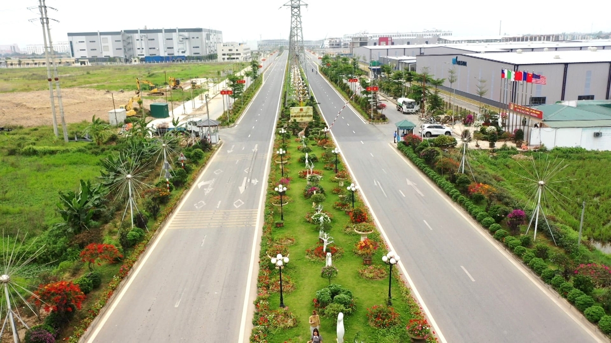 Không gian xanh, sạch, đẹp của KCN Phúc Điền. Ảnh: Trần Văn.