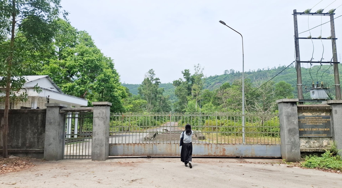 Khu xử lý chất thải rắn Lộc Thủy (còn gọi là nhà máy rác Lộc Thủy) có diện tích gần 27 ha, đóng ở thôn Nam Phước (xã Lộc Thủy, huyện Phú Lộc, tỉnh Thừa Thiên Huế cũ), nay là thôn Thủy Yên Thôn (xã Chân Mây - Lăng Cô, TP. Huế).