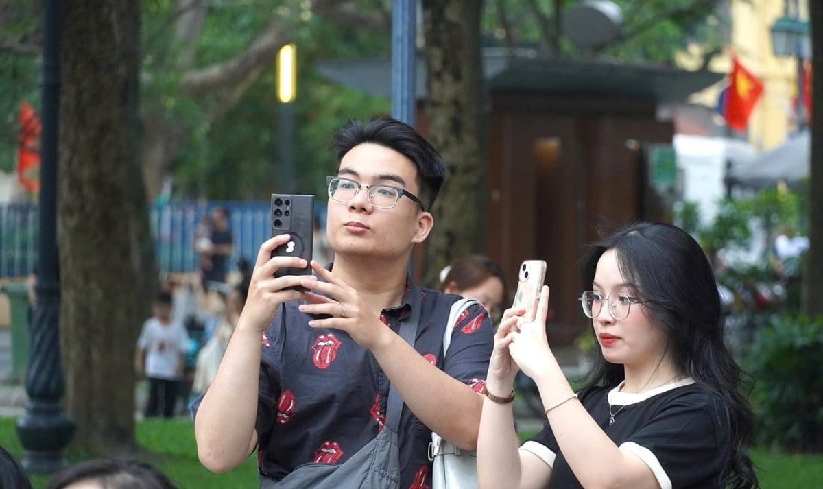 Chương trình thu hút nhiều bạn trẻ tham, từ đó lan tỏa để phát triển nét văn hóa Hà Nội giai đoạn hiện nay. Ảnh: Nguyễn Thành.