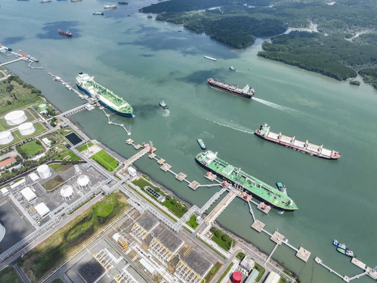 Kho cảng PV GAS Vũng Tàu đang vươn mình trở thành một 'hub năng lượng - logistics' tầm cỡ khu vực. Ảnh: Petrotimes.