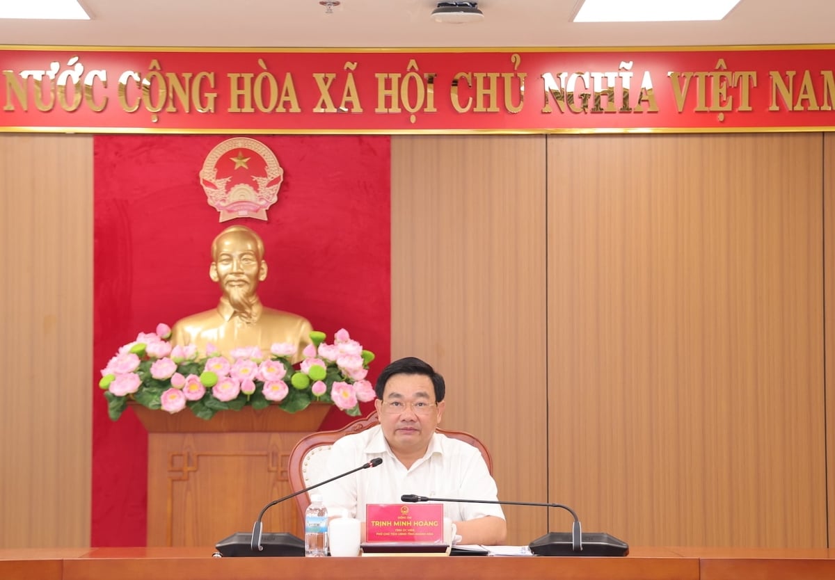Ông Trịnh Minh Hoàng, Phó Chủ tịch UBND tỉnh Khánh Hòa chủ trì hội nghị. Ảnh: C.Hảo.