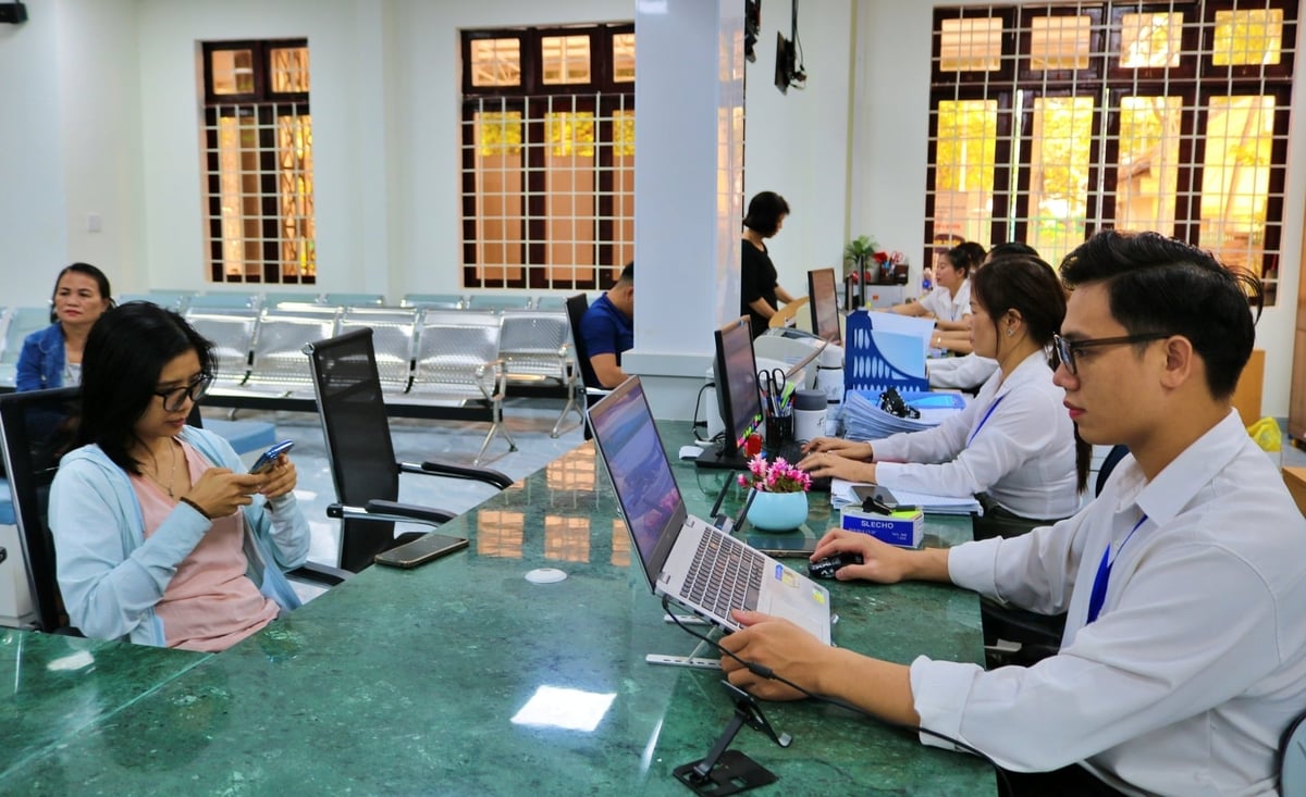Phường Buôn Ma Thuột giải quyết hồ sơ trước và đúng hạn đạt trên 98%. Ảnh: Trần Thọ.